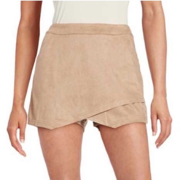 DESIGN LAB SUEDE ENVELOPE SKORT - Picture 1 of 3